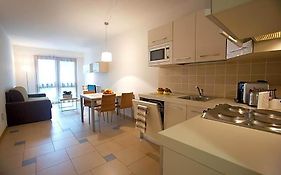 Lacroma Aparthotel