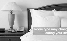 Lacroma Aparthotel